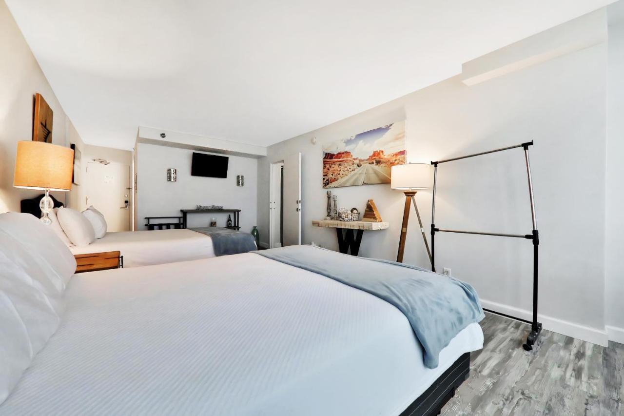 Oceanside Hotel Daytona Beach Shores ภายนอก รูปภาพ